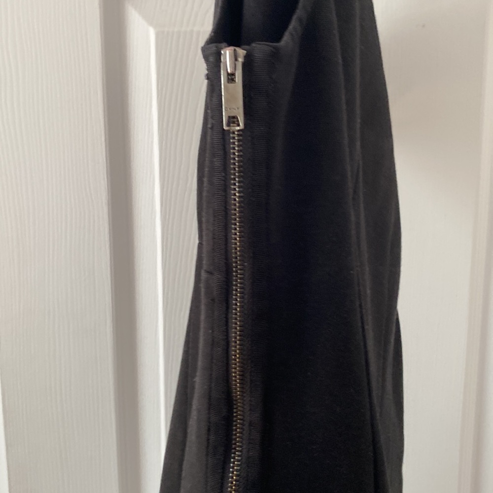 DKNY black sleeveless dress. Size 8. Rounded neck. Full side zipper. PTP abt 19 - Picture 4 of 11